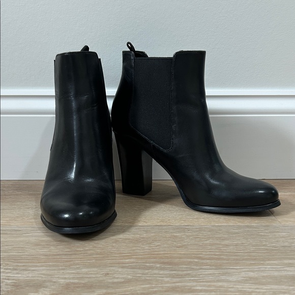 Michael Kors Lottie Black Leather Block Heel Boots Women’s Size 7.5 SG19F - Picture 1 of 7